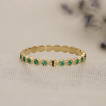 anel-de-formatura-em-ouro-18k-com-esmeraldas-de-medicinha-minimalista-feminino-personalizado